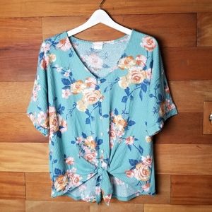 143 Story by LineUp floral front knotted top sizeL